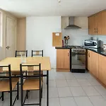 Stylish Penthouse For 6 In Woolwich!